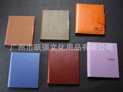 精致生活，記錄每一刻 五金裝飾細膩油邊高檔仿皮活頁筆記本